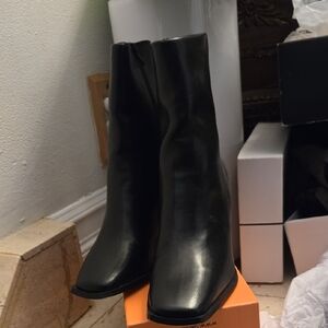Elegant Black Women's Boots
